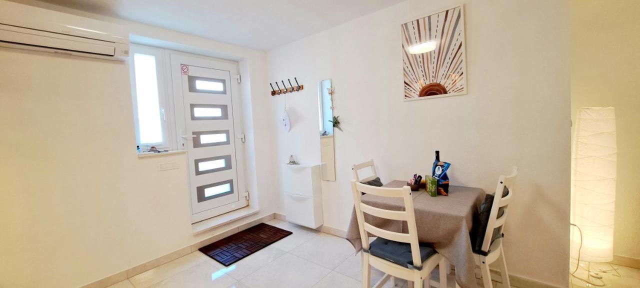 Apartment Ararita Krk Town Exterior photo